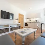 Min Huesung Apartment